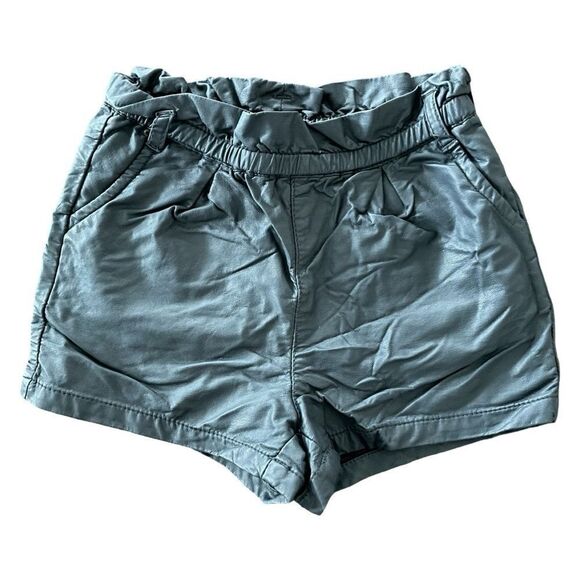 Baby Gap faux leather black ruffle shorts Girl’s size 2T elastic waistband - Picture 4 of 5